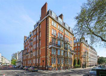 Thumbnail Flat to rent in Palace Court, London