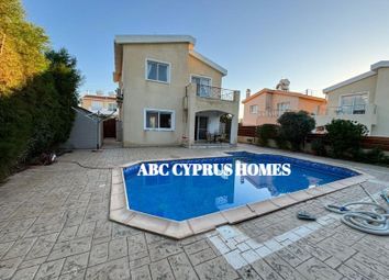 Thumbnail Villa for sale in Chloraka, Chlorakas, Paphos, Cyprus