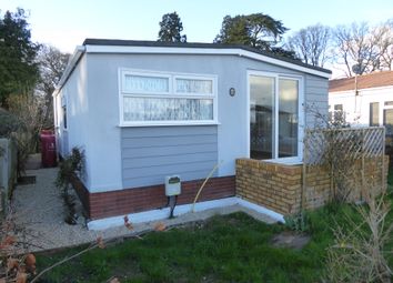 Thumbnail 2 bed mobile/park home for sale in Loddon Court Farm Park, Beech Hill Road, Spencers Wood, Reading
