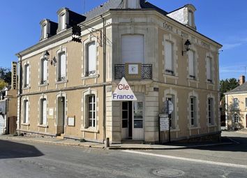 Thumbnail Hotel/guest house for sale in Saint-Denis-D'anjou, Pays-De-La-Loire, 53290, France