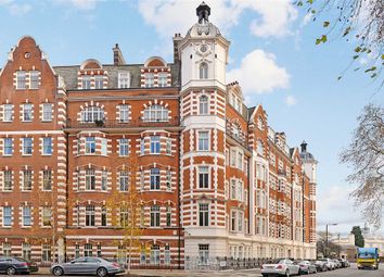 3 Bedrooms Flat for sale in North Gate, London NW8