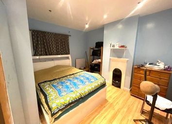 Thumbnail 1 bed terraced house to rent in Athelney Street, London