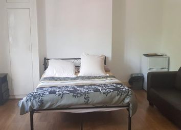 1 Bedrooms Studio to rent in Priory Road, London N8