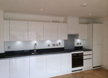 2 Bedrooms Flat to rent in Streatham High Road, Streatham, London SW16
