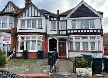 Thumbnail 3 bed flat to rent in Lakeside Road, London