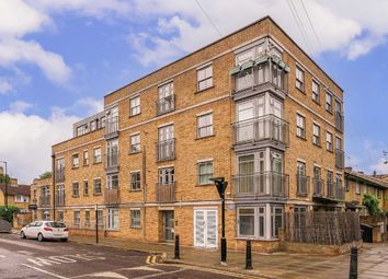 Thumbnail Flat to rent in Sandringham Road, London