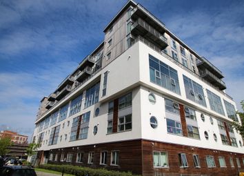 Thumbnail 2 bed flat to rent in Beckhampton Street, Swindon