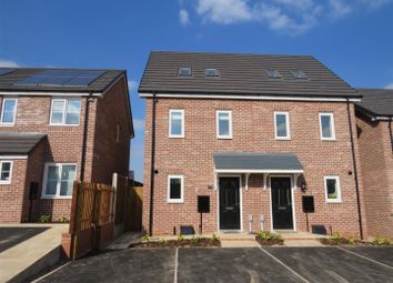 Thumbnail 3 bed property to rent in Ravens Flight, Coventry