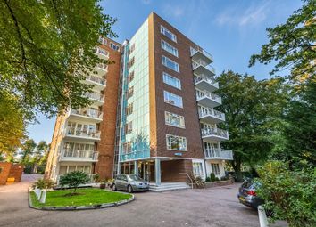 2 Bedrooms Flat for sale in The Hollies, New Wanstead, London E11