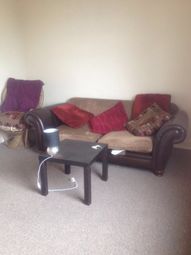 2 Bedrooms Flat to rent in Killinghall Road, Bradford BD3