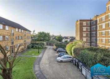Thumbnail 1 bedroom flat for sale in Colney Hatch Lane, London