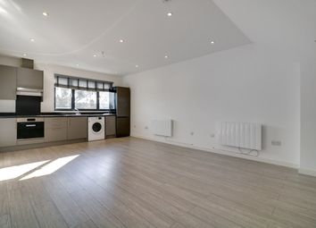Thumbnail Flat to rent in First Floor, Doyle Gardens, London