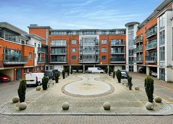 Thumbnail 2 bed flat to rent in New Street, Chelmsford