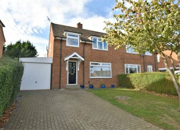 3 Bedrooms Semi-detached house for sale in Summerhouse Way, Abbots Langley, Hertfordshire WD5