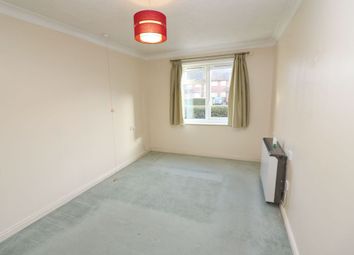 1 Bedrooms Flat for sale in Manor Farm Lane, Egham TW20