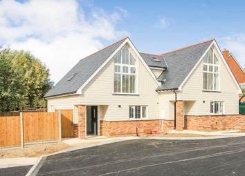 2 Bedroom Semi-detached house for rent