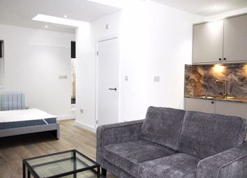 Thumbnail Studio to rent in Fashion Street, London