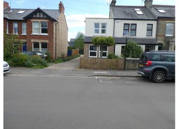 2 Bedroom Semi-detached house for rent