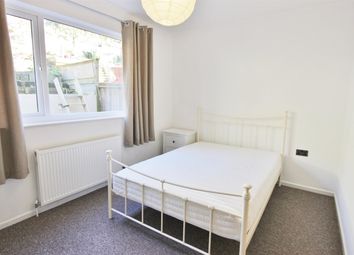 2 bed flat to rent in Bannerdale Close, Sheffield S11