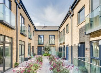 3 Bedrooms Flat for sale in Hob Mews, Tadema Road, Chelsea, London SW10