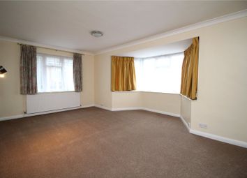 2 Bedrooms Bungalow to rent in Baker Street, Potters Bar, Hertfordshire EN6