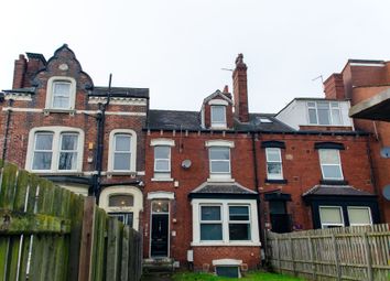 Charming Traditional Terraced House Featuring Dist...