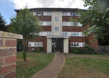 Thumbnail Flat for sale in Whinbush Road, Hitchin