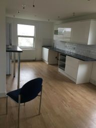 3 Bedrooms Maisonette to rent in Hither Green Lane SE13, London,