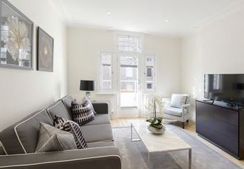 3 Bedrooms Flat to rent in 290 King Street, Ravenscourt Park, London W6
