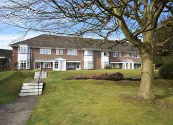 2 Bedrooms Maisonette for sale in Firgrove Court, Farnham GU9