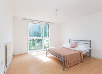 3 Bedrooms Maisonette to rent in Pellatt Grove, London N22