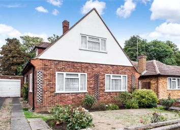 3 Bedrooms Detached bungalow for sale in Chaseside Gardens, Chertsey, Surrey KT16