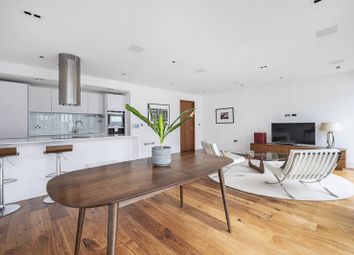 Thumbnail Flat to rent in Wood Street, City, London