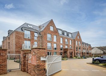 Thumbnail 2 bedroom flat for sale in Wycombe Lane, High Wycombe