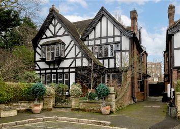 Thumbnail Detached house for sale in Vale Close, London