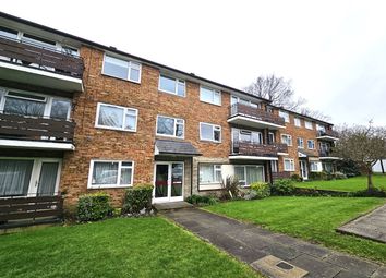 Thumbnail Flat to rent in Cedar Drive, East Finchley