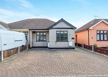 2 Bedrooms Semi-detached bungalow for sale in Church Road, Romford RM3