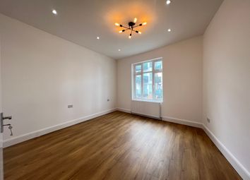 Thumbnail Flat to rent in Clifford Road, London