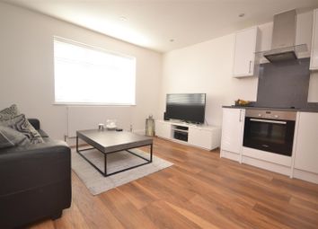 Thumbnail 1 bed flat to rent in Goldsmid Road, Reading