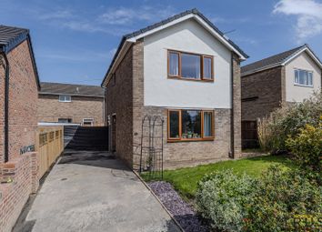 Thumbnail Detached house for sale in Kings Head Road, Mirfield