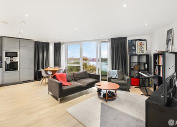 Thumbnail Flat for sale in Woodberry Grove, London