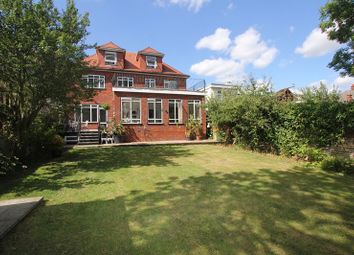 6 Bedroom Detached house for sale