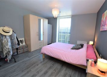 Thumbnail 2 bed flat for sale in Bath Road, Slough