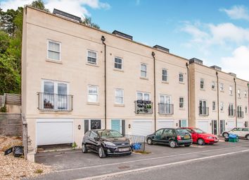 4 Bedroom End terrace house for rent
