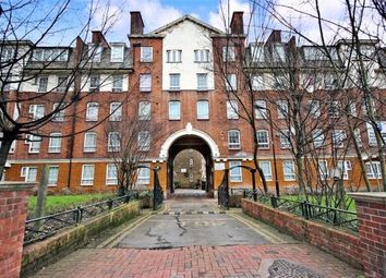 2 Bedrooms Flat for sale in Renton Close, Brixton SW2