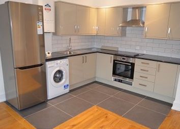 2 Bedrooms Flat to rent in Clock House Parade, North Circular Road, London N13