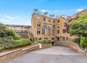 Thumbnail Flat to rent in Gowers Walk, London