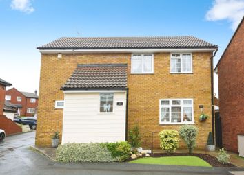 Thumbnail 4 bed detached house for sale in Eaton Close, Billericay, Essex