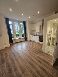 Thumbnail Studio to rent in Finsbury Park Road, London