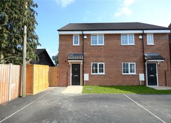 3 Bedrooms Semi-detached house for sale in Macs Close, Padworth, Reading RG7